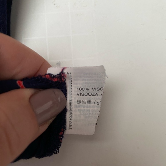 MNG Basics Long Sleeve Red Bird Print Blouse Women’s size L - Picture 13 of 13